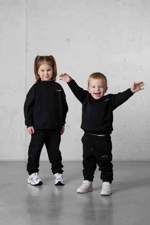 BLACK DISCREET OVERSIZED SET