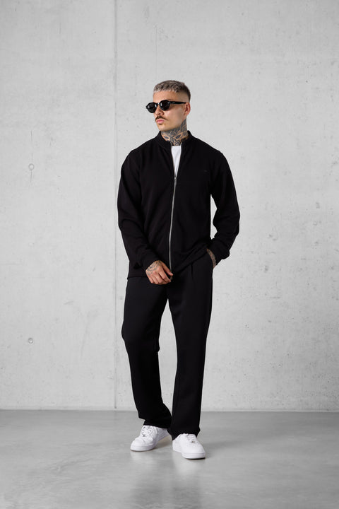 BLACK ESSENTIAL ZIP SWEATER