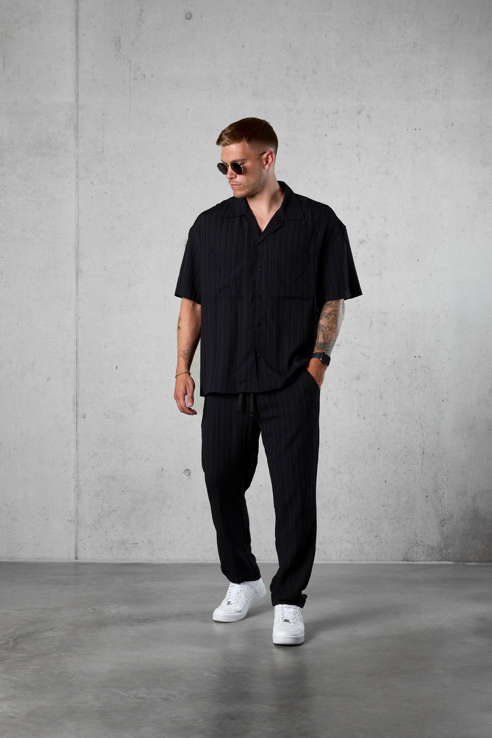 BLACK STRIPED PANTS