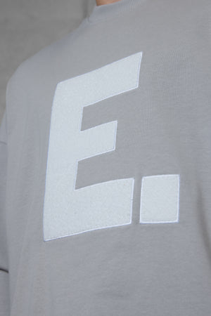 GREY E. STATEMENT APPLIQUÉ OVERSIZED SWEATER